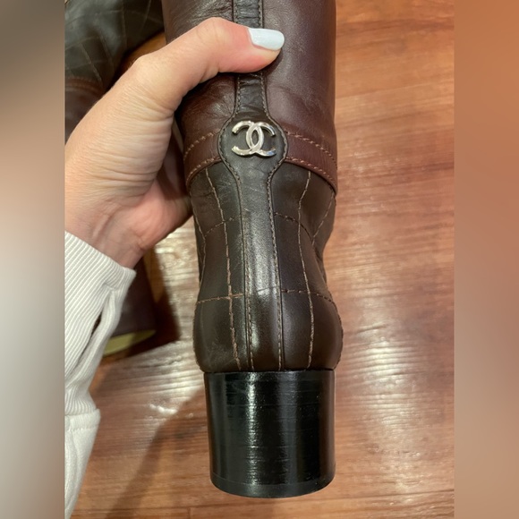 ❌SOLD❌ CHANEL Brown Boots - Picture 3 of 16